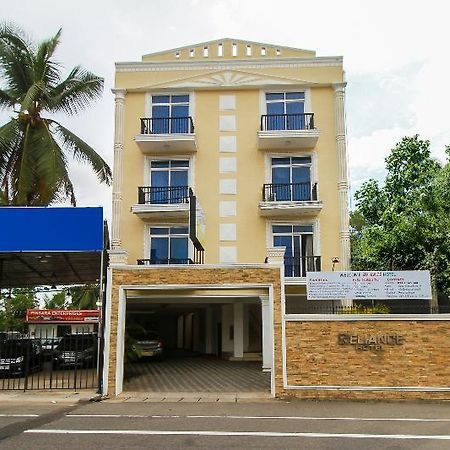 Oyo 126 Reliance Hotel Colombo Buitenkant foto