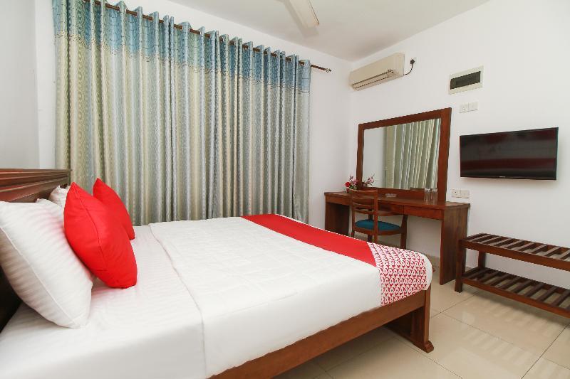 Oyo 126 Reliance Hotel Colombo Buitenkant foto