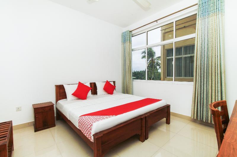 Oyo 126 Reliance Hotel Colombo Buitenkant foto